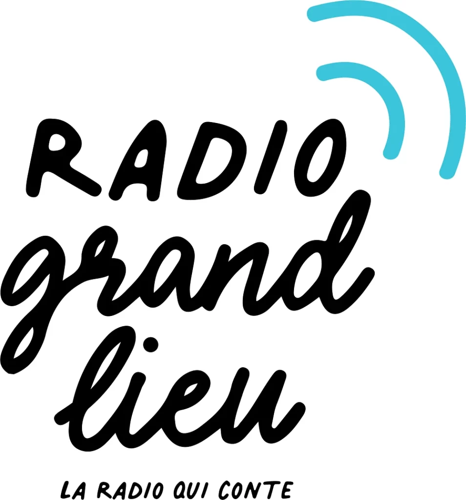 logo de radio grand lieu écrit à la main avec deux petites ondes bleues qui s'échappent au dessus