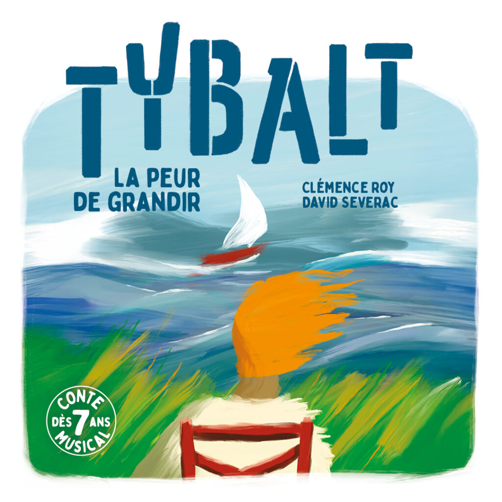 un petit garçon assis sur une chaise nous tourne le dos et regarde un bateau qui vogue vers le large sur une mer agitée